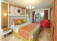Camelot Boutique & Hotel 3*